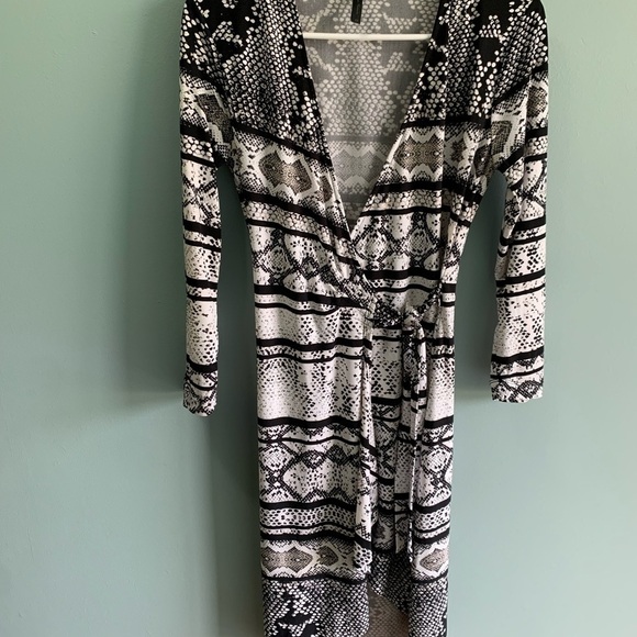 BCBGMaxAzria Adele Snakeskin Wrap Dress Size XS - Picture 4 of 7
